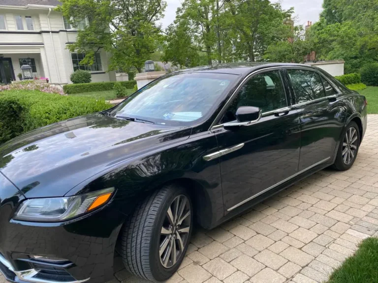 Lincoln Continental side view