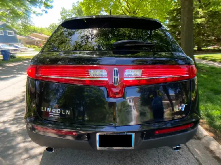 Lincoln MKT back view