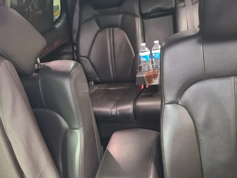 Lincoln MKT front view interior