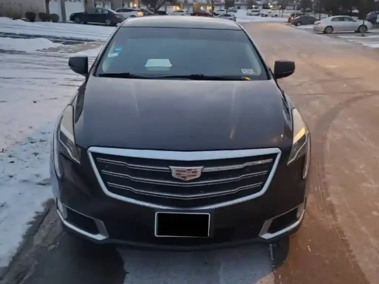 Cadillac XTS front view s
