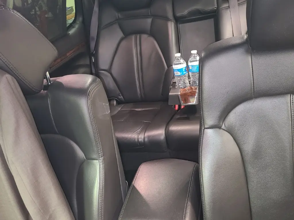 Lincoln MKT front view interior